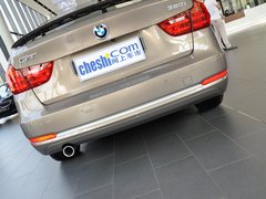 2013款 320i 2.0T 自动 风尚设计套装