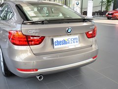 2013款 320i 2.0T 自动 风尚设计套装