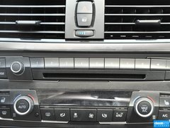 2013款 320i 2.0T 自动 风尚设计套装