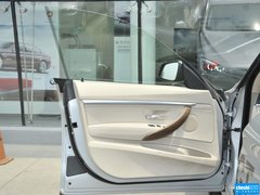 2013款 320i 2.0T 自动 风尚设计套装