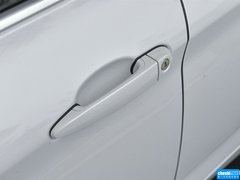 2013款 320i 2.0T 自动 风尚设计套装
