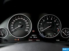2013款 320i 2.0T 自动 风尚设计套装