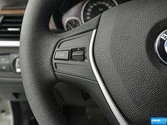 2013款 320i 2.0T 自动 风尚设计套装
