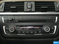 2013款 320i 2.0T 自动 风尚设计套装