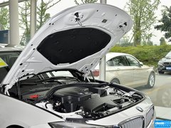 2013款 320i 2.0T 自动 风尚设计套装