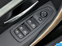 2013款 320i 2.0T 自动 风尚设计套装