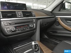 2013款 320i 2.0T 自动 风尚设计套装