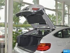 2013款 320i 2.0T 自动 风尚设计套装