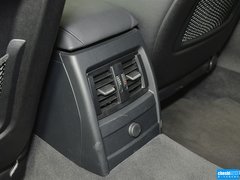 2013款 320i 2.0T 自动 风尚设计套装