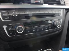 2013款 320i 2.0T 自动 风尚设计套装