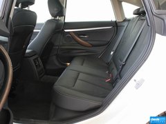 2013款 320i 2.0T 自动 风尚设计套装