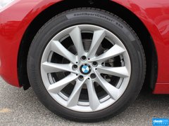 2013款 320i 2.0T 自动 风尚设计套装