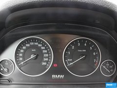 2013款 320i 2.0T 自动 风尚设计套装