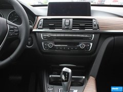 2013款 320i 2.0T 自动 风尚设计套装