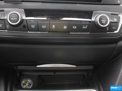 2013款 320i 2.0T 自动 风尚设计套装