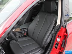 2013款 320i 2.0T 自动 风尚设计套装