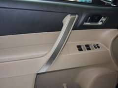 汉兰达 2013款 2.7L 自动 两驱紫金版 7座