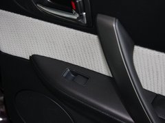 2013款 2.0L 自动 时尚型