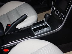 2013款 2.0L 自动 时尚型