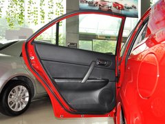 2013款 2.0L 自动 超豪华型