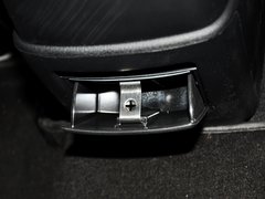 2013款 2.0L 自动 超豪华型