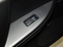 2013款 2.0L 自动 超豪华型