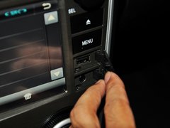 2013款 2.0L 自动 超豪华型
