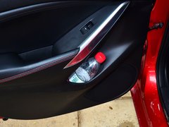 2013款 2.0L 标准型