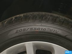 2013款 2.0L 自动 超豪华型