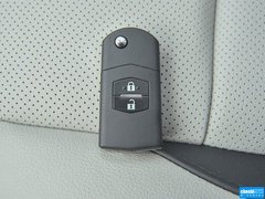2013款 2.0L 自动 超豪华型