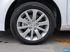 2013款 2.0L 自动 超豪华型