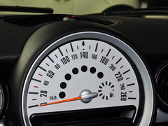 2013款 1.6L AT ONE 限量第二款
