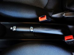 2013款 1.6L AT ONE 限量第一款
