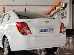 2013款 三厢 1.6L 自动 风尚影音版