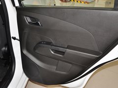 2013款 三厢 1.6L 自动 风尚影音版