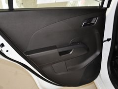 2013款 三厢 1.6L 自动 风尚影音版