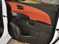 2013款 三厢 1.6L 自动 风尚影音版