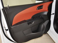 2013款 三厢 1.6L 自动 风尚影音版