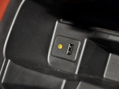 2013款 三厢 1.6L 自动 风尚影音版