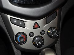 2013款 三厢 1.6L 自动 风尚影音版