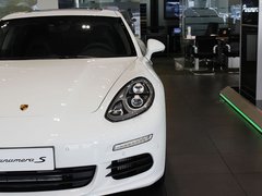 2014款 3.0T DCT S Executive