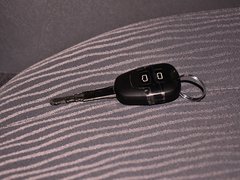 2013款 L 2.7L 手动 汽油领航豪华型 14座 国四