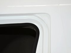 2013款 L 2.7L 手动 汽油领航豪华型 14座 国四