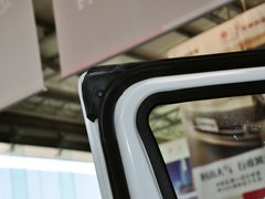 2013款 L 2.7L 手动 汽油领航豪华型 14座 国四