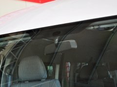 2013款 L 2.7L 手动 汽油领航豪华型 14座 国四