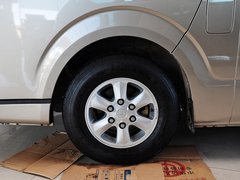 2013款 L 2.7L 手动 汽油领航豪华型 14座 国四