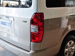 2013款 L 2.7L 手动 汽油领航豪华型 14座 国四
