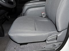 2013款 L 2.7L 手动 汽油领航豪华型 14座 国四