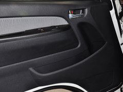 2013款 L 2.7L 手动 汽油领航豪华型 14座 国四