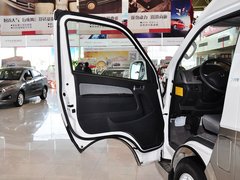 2013款 L 2.7L 手动 汽油领航豪华型 14座 国四